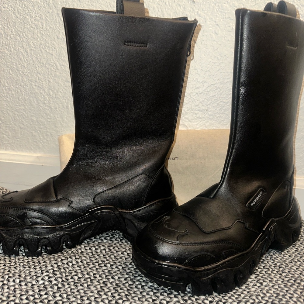Women’s Black Combat Moto Boots – Sleek Lug Sole